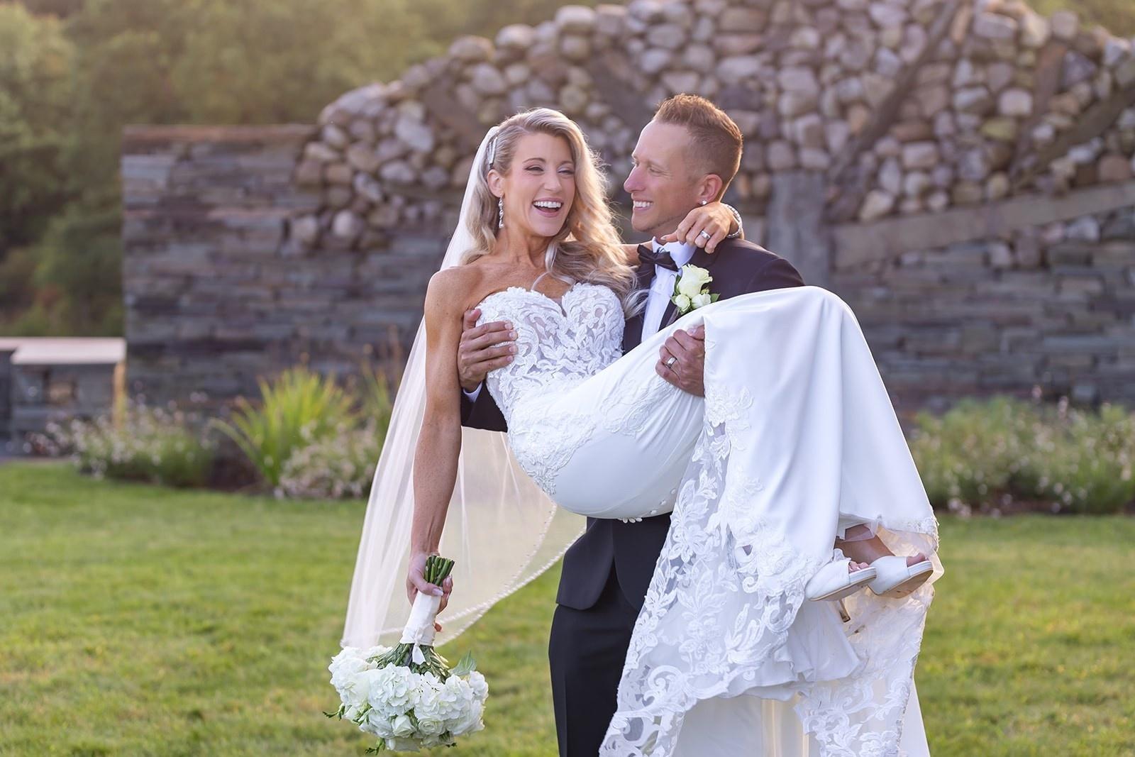 carousel-hero-element image-0